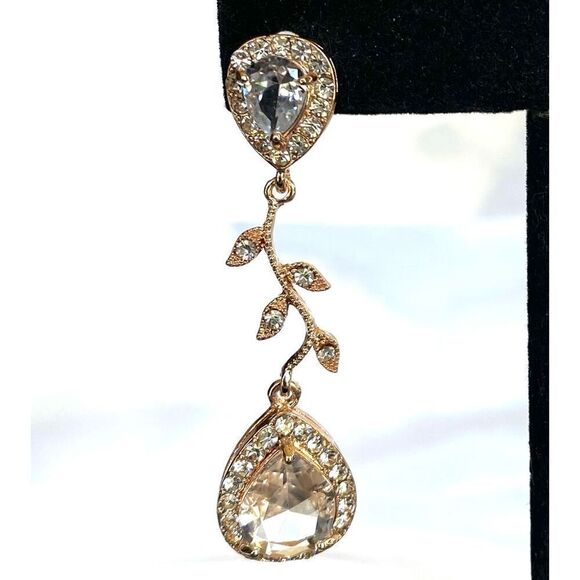 JQ# Striking 2” dangle crystal earrings with gold tone settings.SOLD ! - Picture 2 of 6
